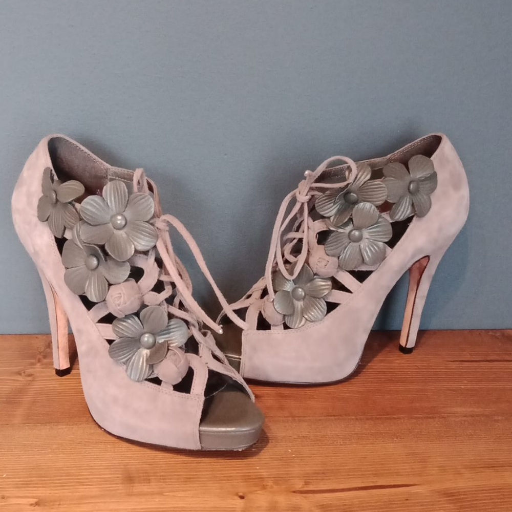 Suede gorgeous heels